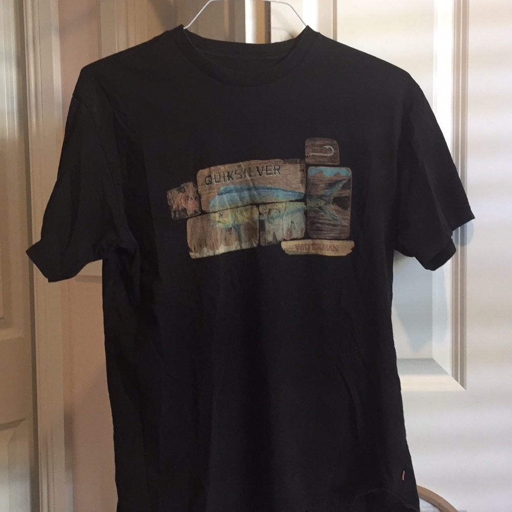 Black quicksilver T-shirt size small